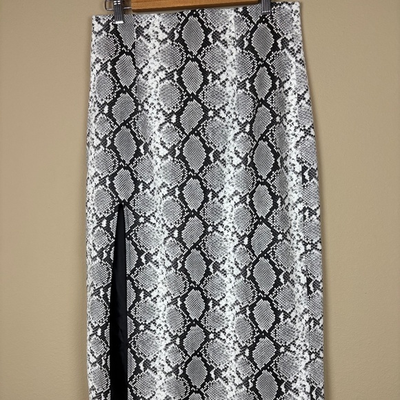 TopShop Black/White Snake Print Faux Leather Midi Pencil Skirt with Slit; Size 8 - Picture 1 of 9